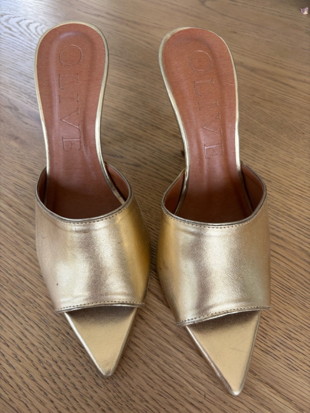 Olive Brand Metalic Gold  Shoes from Brazil - Picture 3 of 8